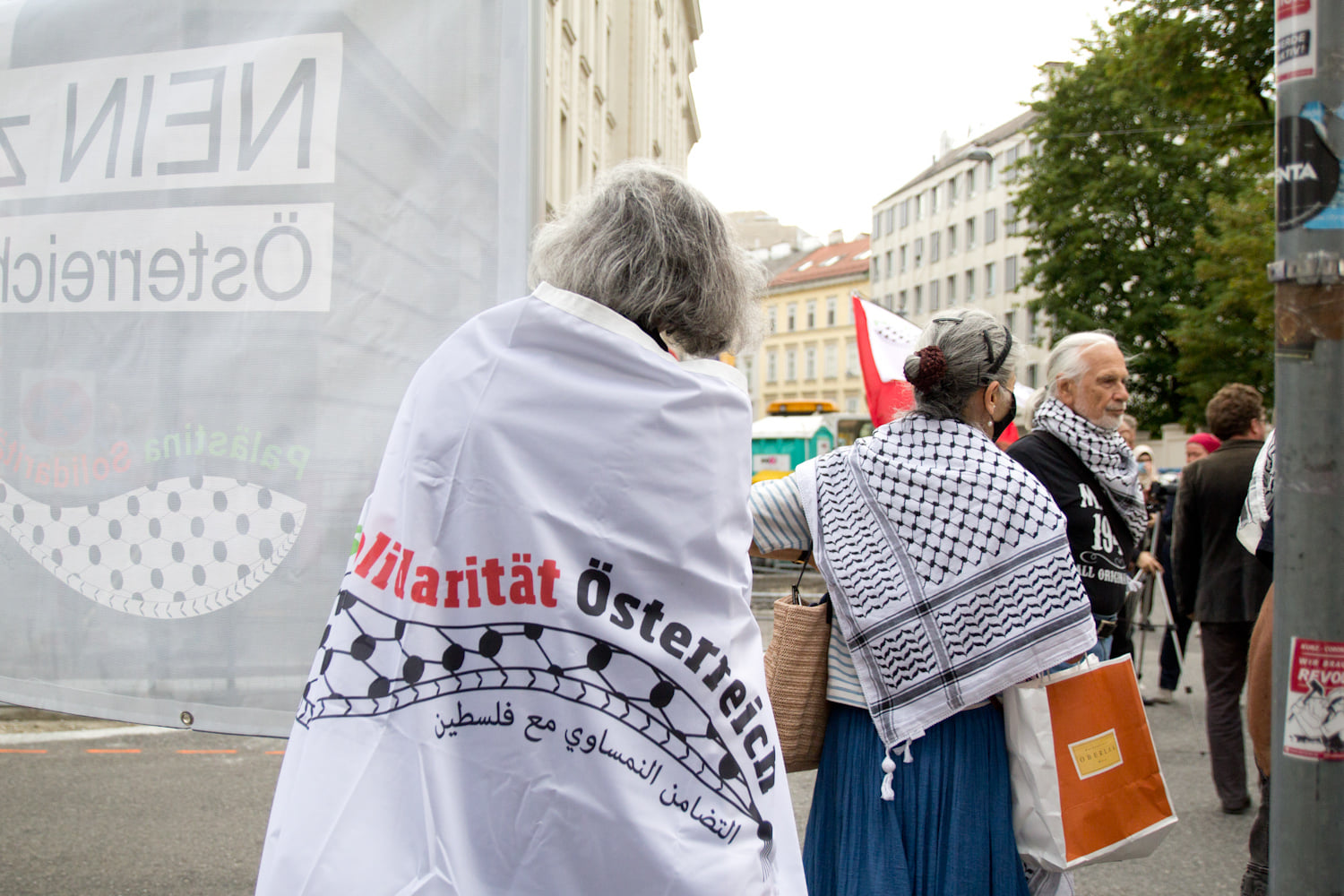 Demo gegen zunehmende (Militär)Kooperation mit Israel Demo gegen zunehmende (Militär)Kooperation mit Israel